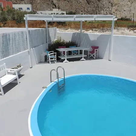 Apart Otel Three Harites Perissa (Santorini)