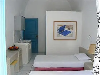 Hotel apartamentowy Three Harites Perissa (Santorini)