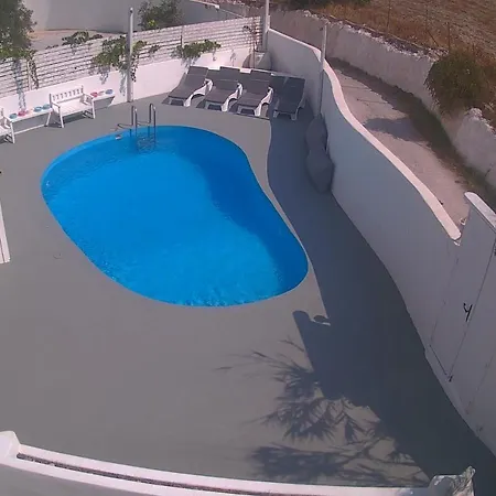 Aparthotel Three Harites Perissa (Santorini)