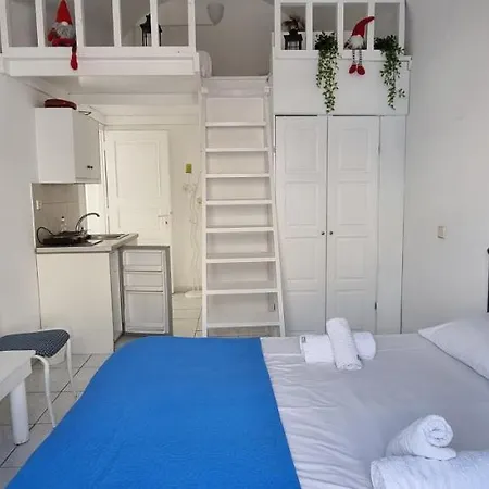 Three Harites 3* Perissa (Santorini)