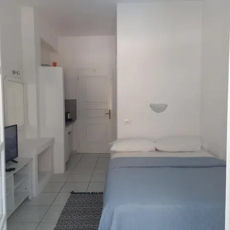 Aparthotel Three Harites 3*
