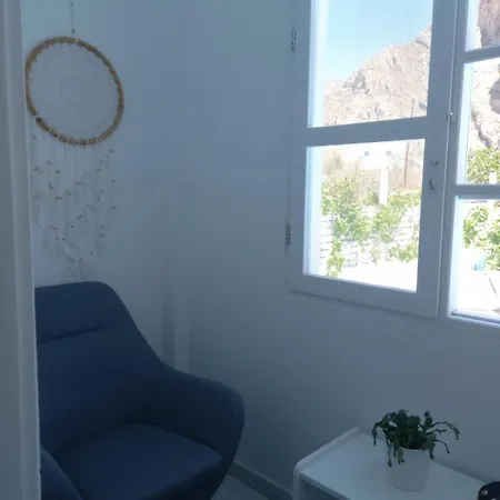 Three Harites 3* Perissa (Santorini)