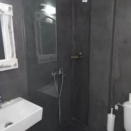 Three Harites Aparthotel