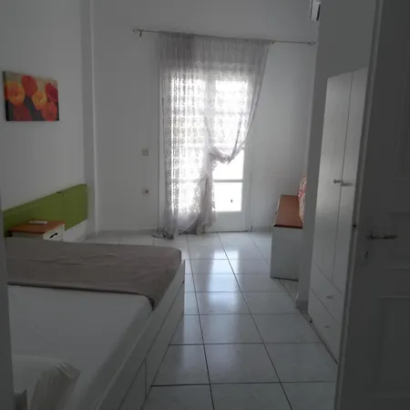 Three Harites Aparthotel 3*