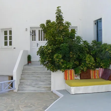 Three Harites Perissa (Santorini)