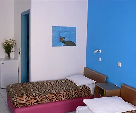 Three Harites 3* Perissa (Santorini)